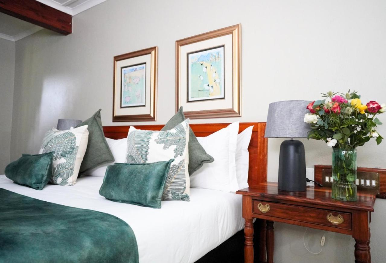 Coach House & Hotel